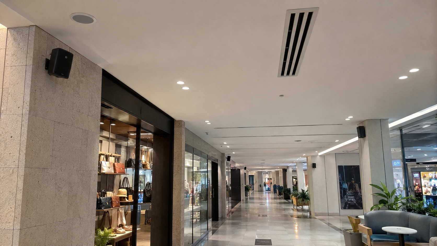 Shopping con solución de audio ambiental